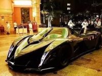 杜拜王子擁絕版豪車「全球僅此一輛」百公里加速1.4秒，只有成龍一個華人能借！