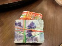 在夜市「撿到10萬千鈔」在地人曝黑暗內幕：快丟掉