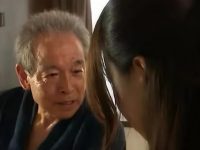 喪偶太孤單！66歲老父「搬到兒子家」同住，隨口問媳婦「飯煮好了嗎」一家四口瞬間變一口