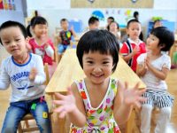 想知道小孩在幼兒園過得好不好？父母不用問，「巧用3招」就能得出答案