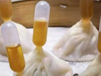早上帶女兒去吃小籠包，老闆端上來以後，頓時給我倆嚇懵了
