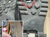 下班路上,突然感覺鞋底好像裂了一條縫,回到家一看,瞬間懵了 下班路上,突然感覺鞋底好像裂了一條縫,回到家一看,瞬間懵了