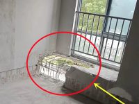 樓上發出巨響!驚見裝修「把窗砸穿」以為沒事,2天後工人跑來說:「趕快搬家」 樓上發出巨響!驚見裝修「把窗砸穿」以為沒事,2天後工人跑來說:「趕快搬家」