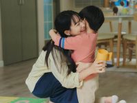 爸爸姓滾！為了「替雙胞胎兒子取名」煩惱不已　爺爺「突發奇想取超讚名」全家鼓掌