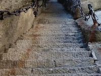 是上山還是下山？