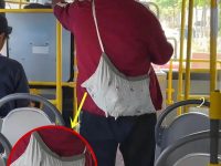 公車上，一男子背「內褲包」乘客見了全憋笑！過來人看一眼，秒懂真相「笑不出了」全車瞬間沉默