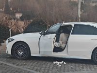 他拍下駕駛座女生「亂丟衛生紙」PO網公審！網友「放大1細節」風向逆轉：不能怪她